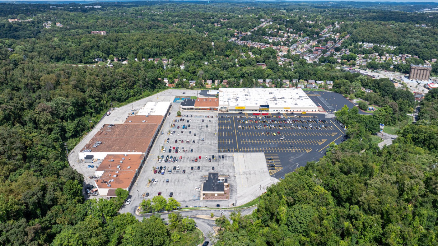 Regional multi-tenant retail center